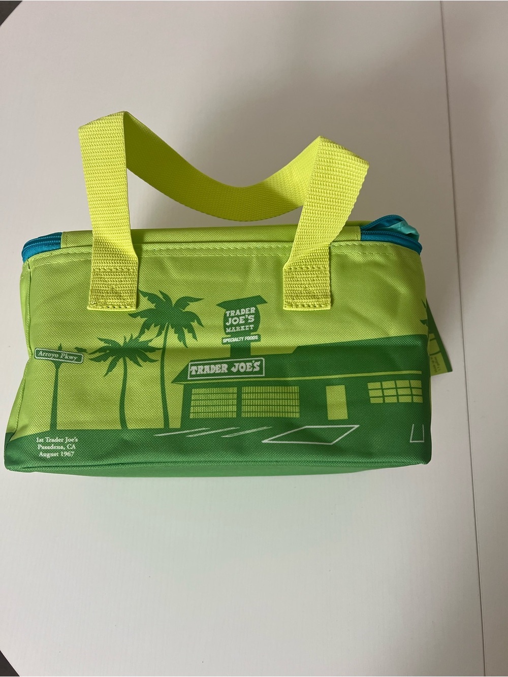 Trader Joe's Lime Green Insulated Lunch Bag with Teal Trim - Picture 5 of 5